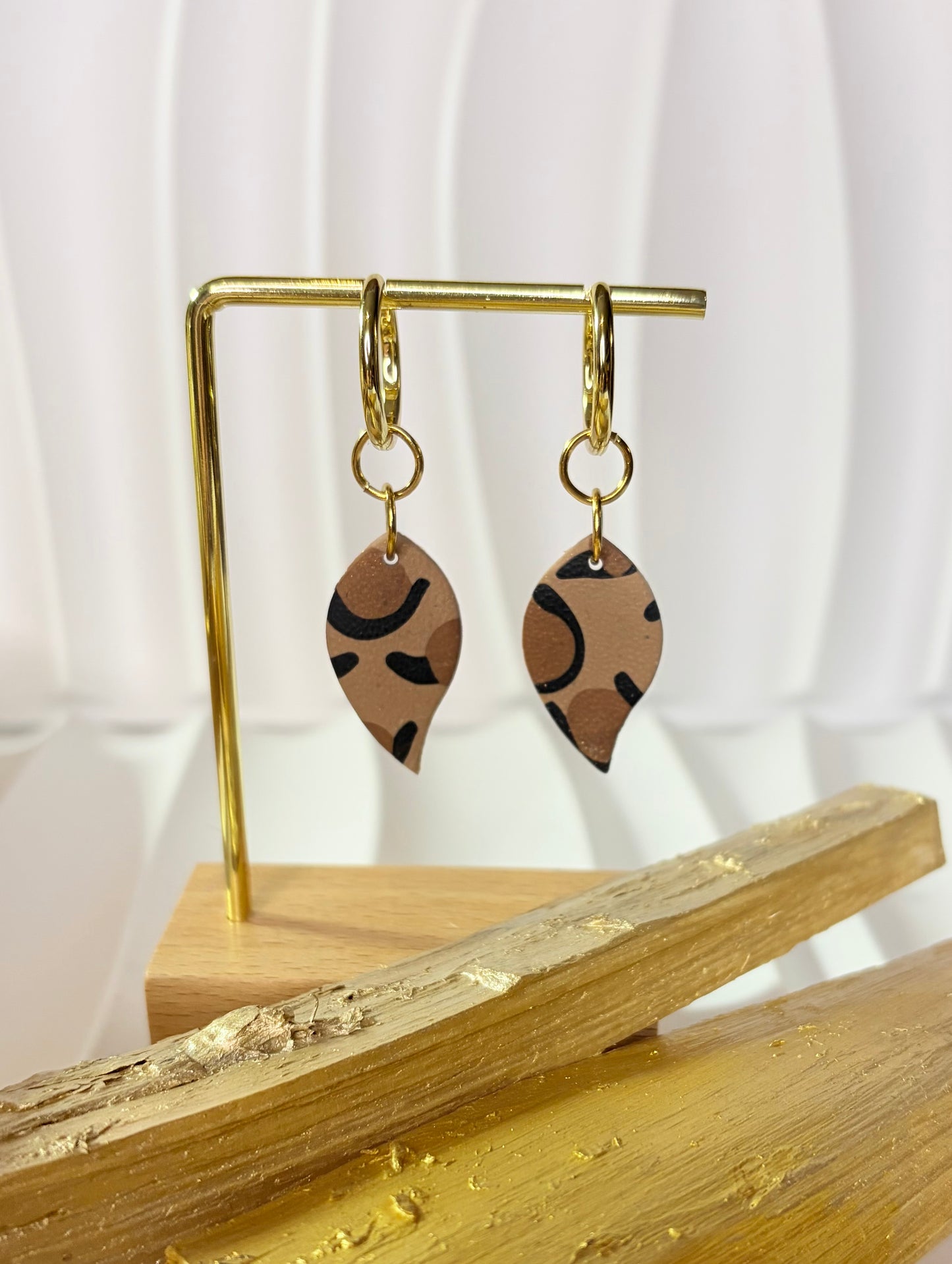 Øredobber «dyrisk stilig»